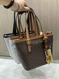 Picture of Michael Kors Lady Handbags _SKUfw106633188fw